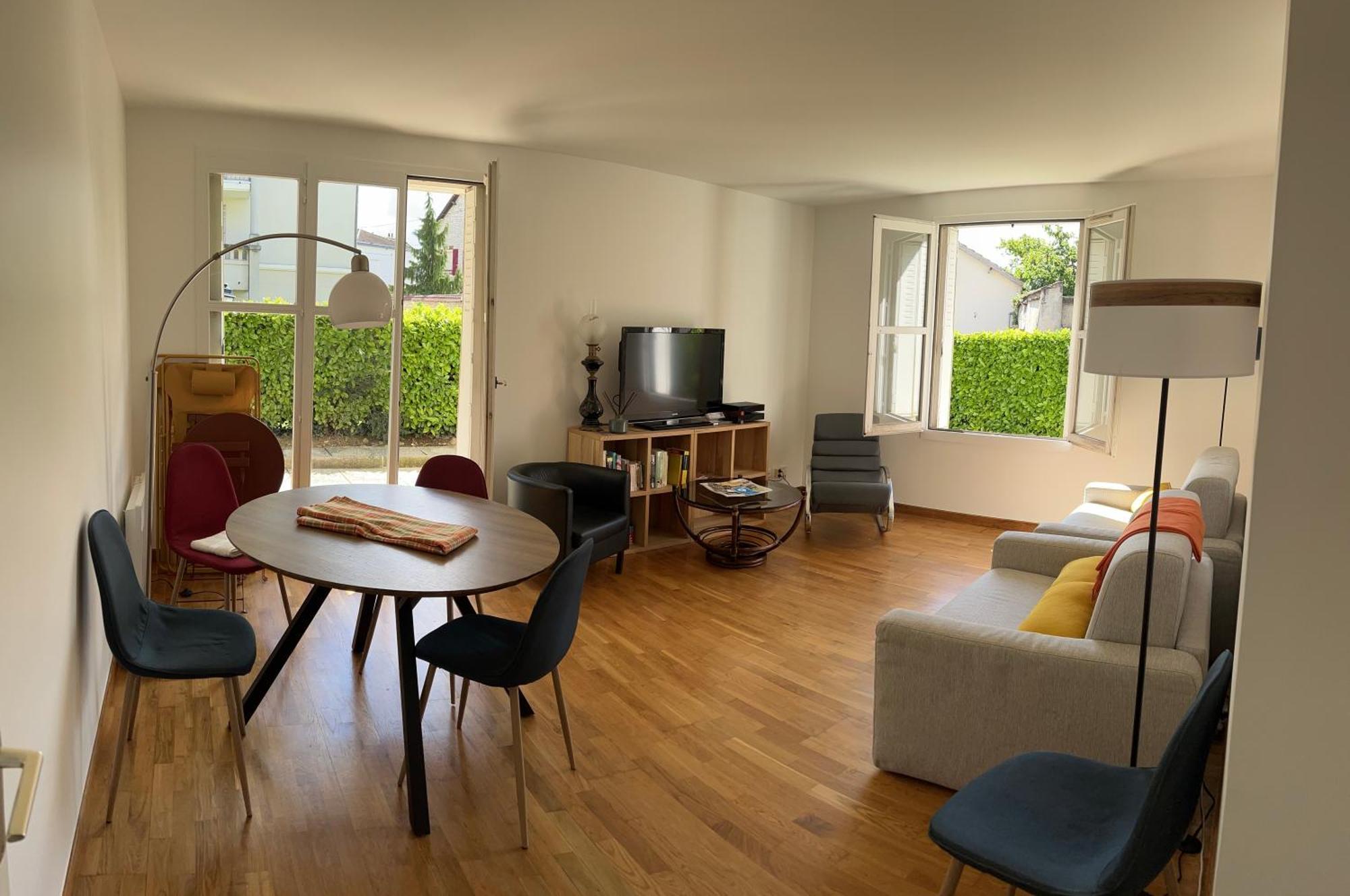 Appartement Standing Avec Jardin, 4 Personnes, Strategiquement Situe Mantes-la-Jolie Luaran gambar