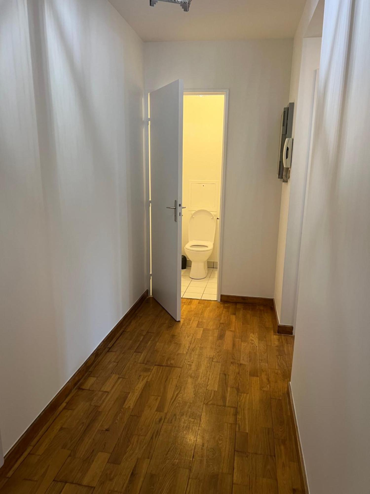 Appartement Standing Avec Jardin, 4 Personnes, Strategiquement Situe Mantes-la-Jolie Luaran gambar