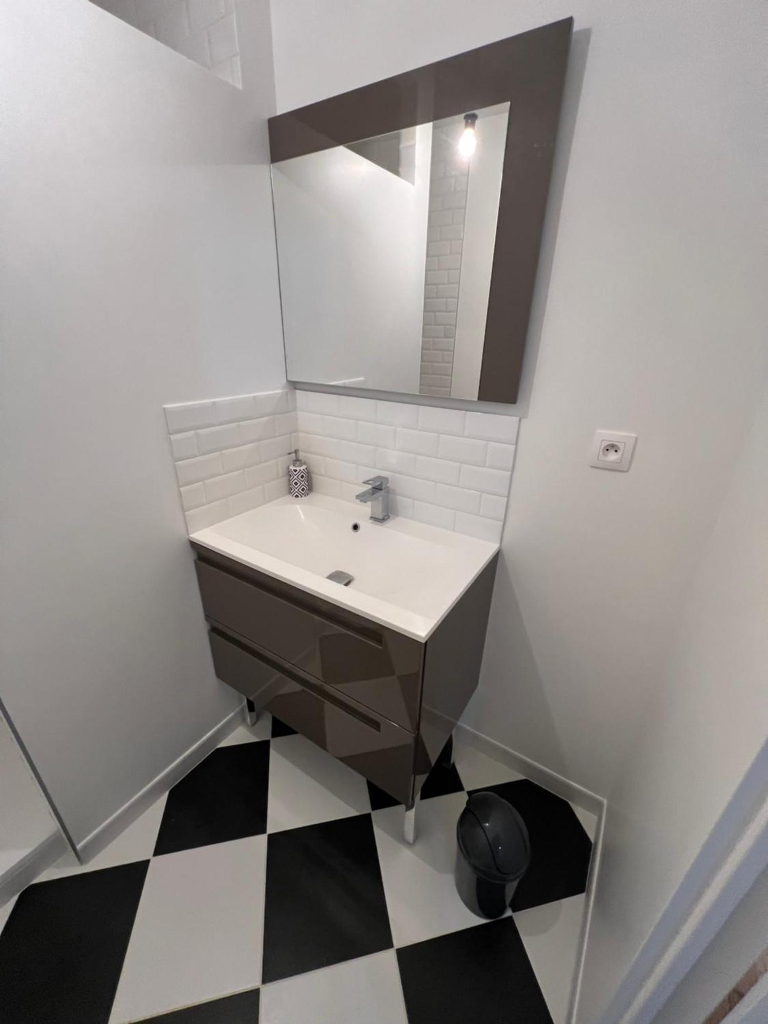 Appartement Standing Avec Jardin, 4 Personnes, Strategiquement Situe Mantes-la-Jolie Luaran gambar