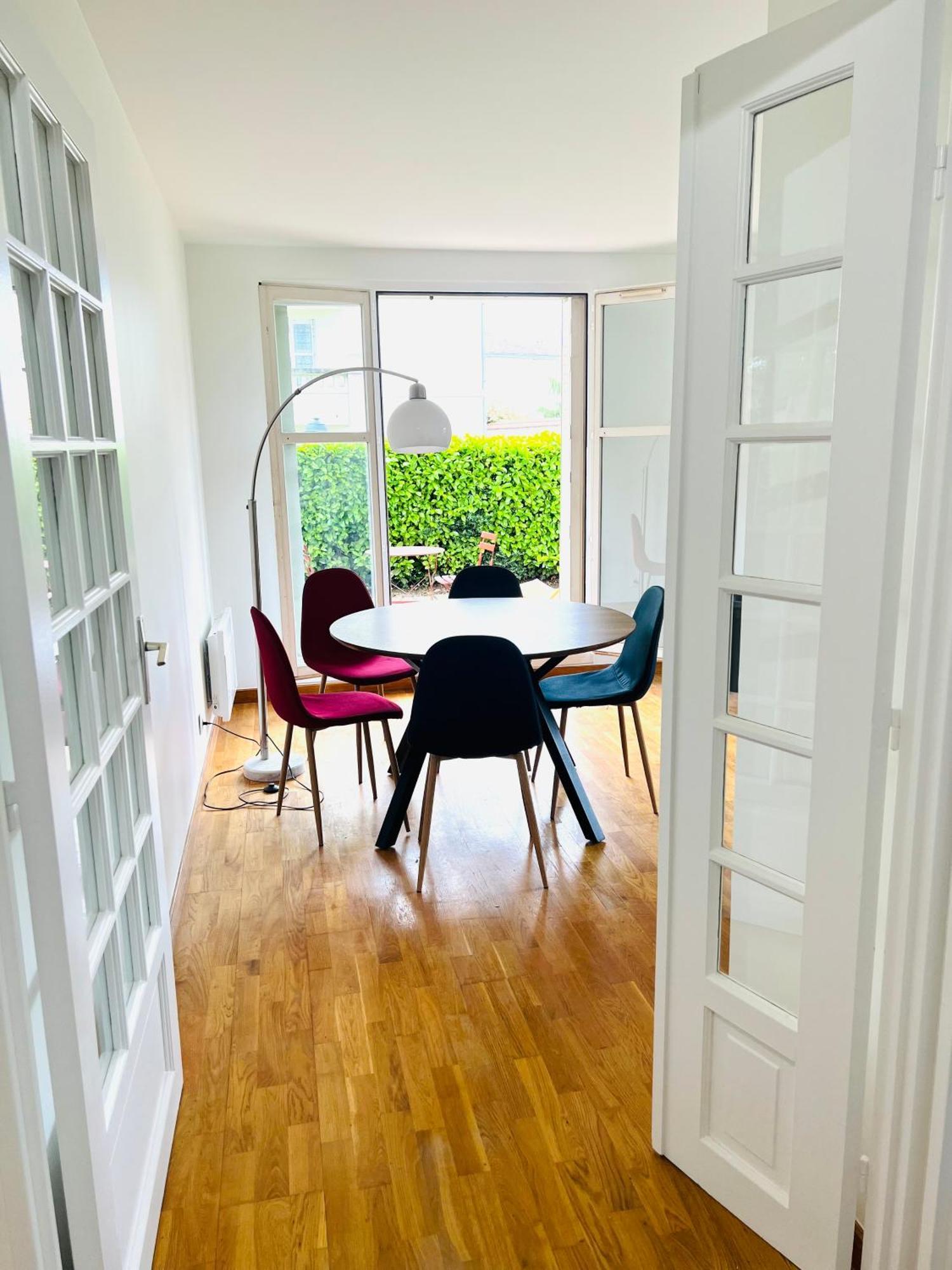 Appartement Standing Avec Jardin, 4 Personnes, Strategiquement Situe Mantes-la-Jolie Luaran gambar