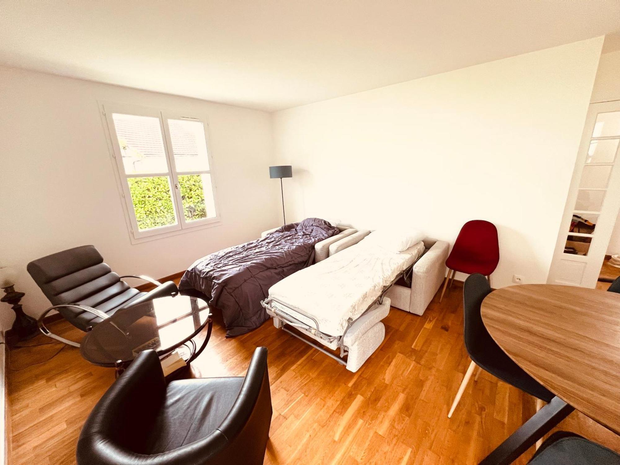 Appartement Standing Avec Jardin, 4 Personnes, Strategiquement Situe Mantes-la-Jolie Luaran gambar