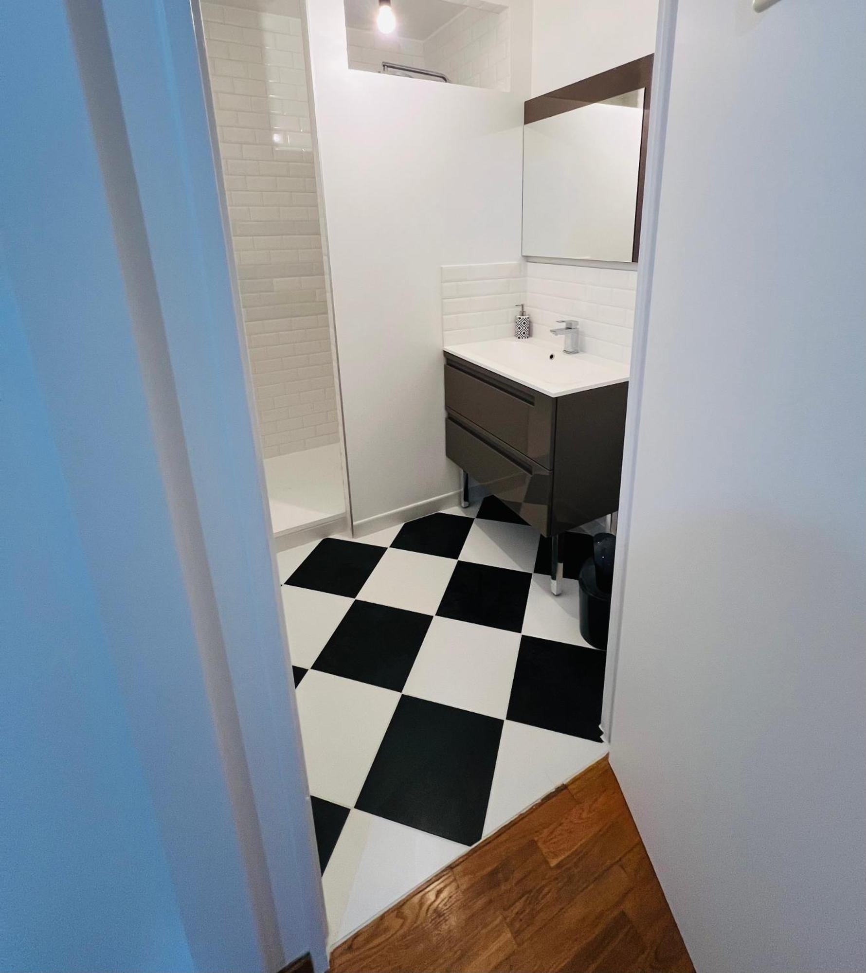 Appartement Standing Avec Jardin, 4 Personnes, Strategiquement Situe Mantes-la-Jolie Luaran gambar